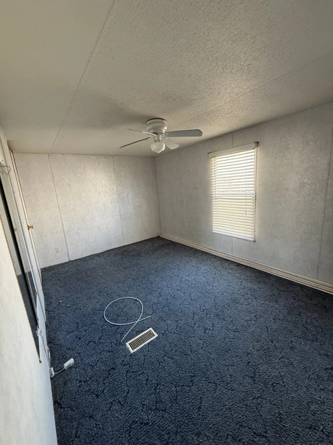 2001 redman  bedroom home features