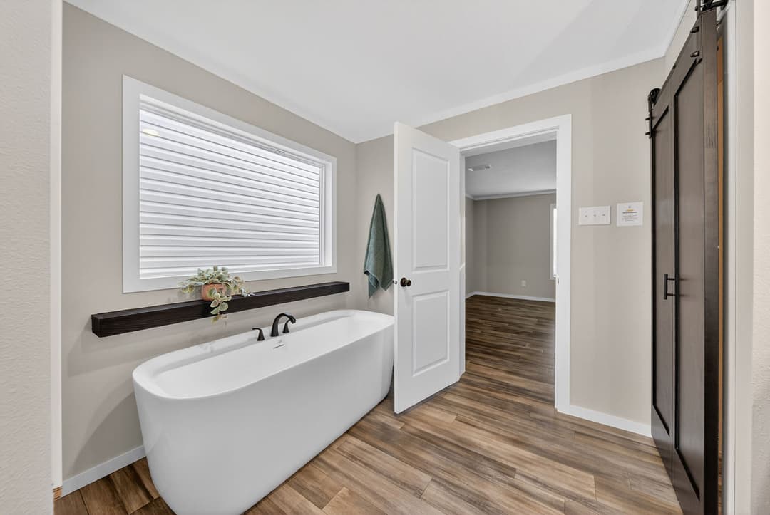 Manning bathroom home features
