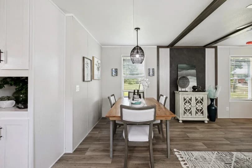 Valor 16763n interior home features