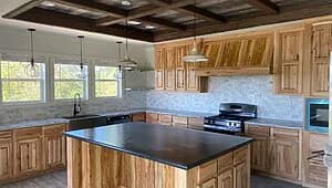 Oak creek "texas pearl" interior and kitchen home features