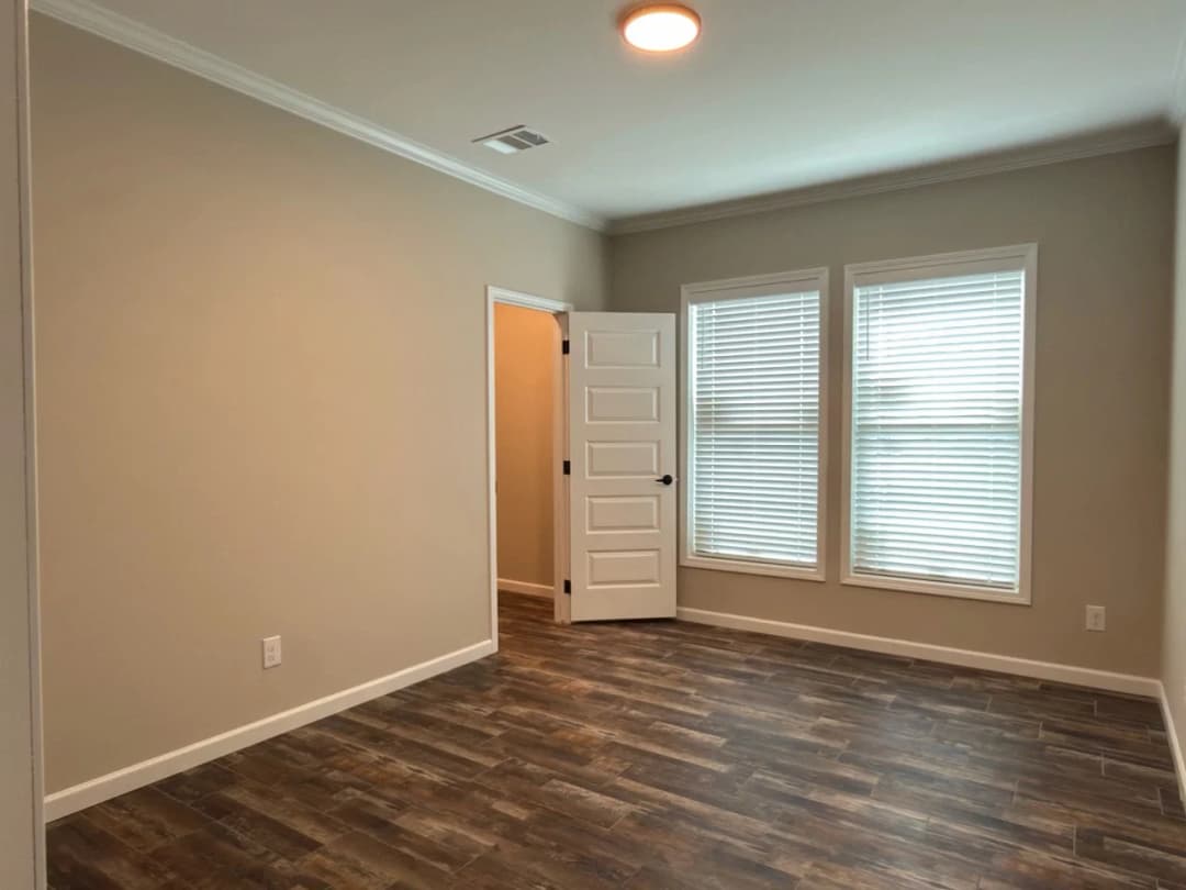 The taylor  bedroom home features