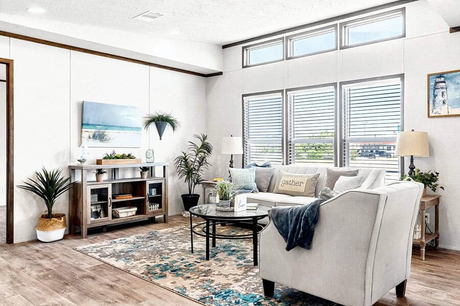 Majestic interior home features
