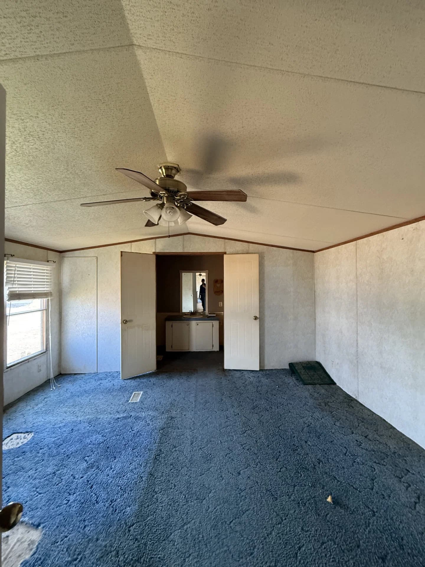 2001 redman  bedroom home features