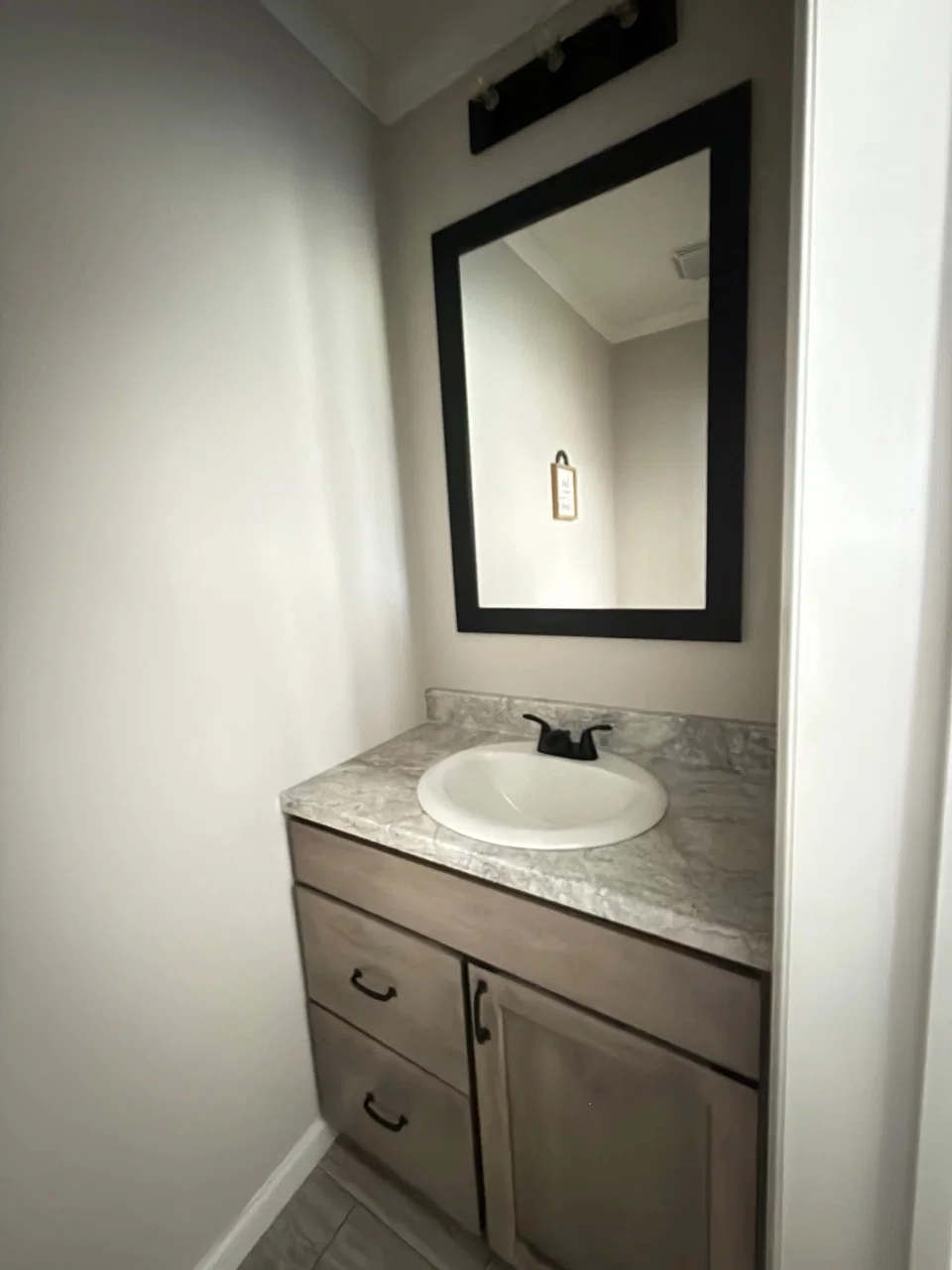 The anais bathroom home features