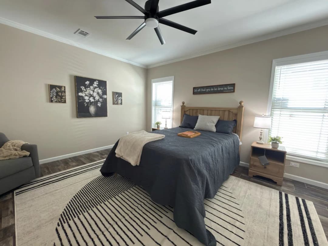 The taylor  bedroom home features