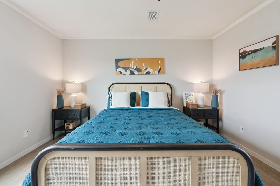 Zurich bedroom home features