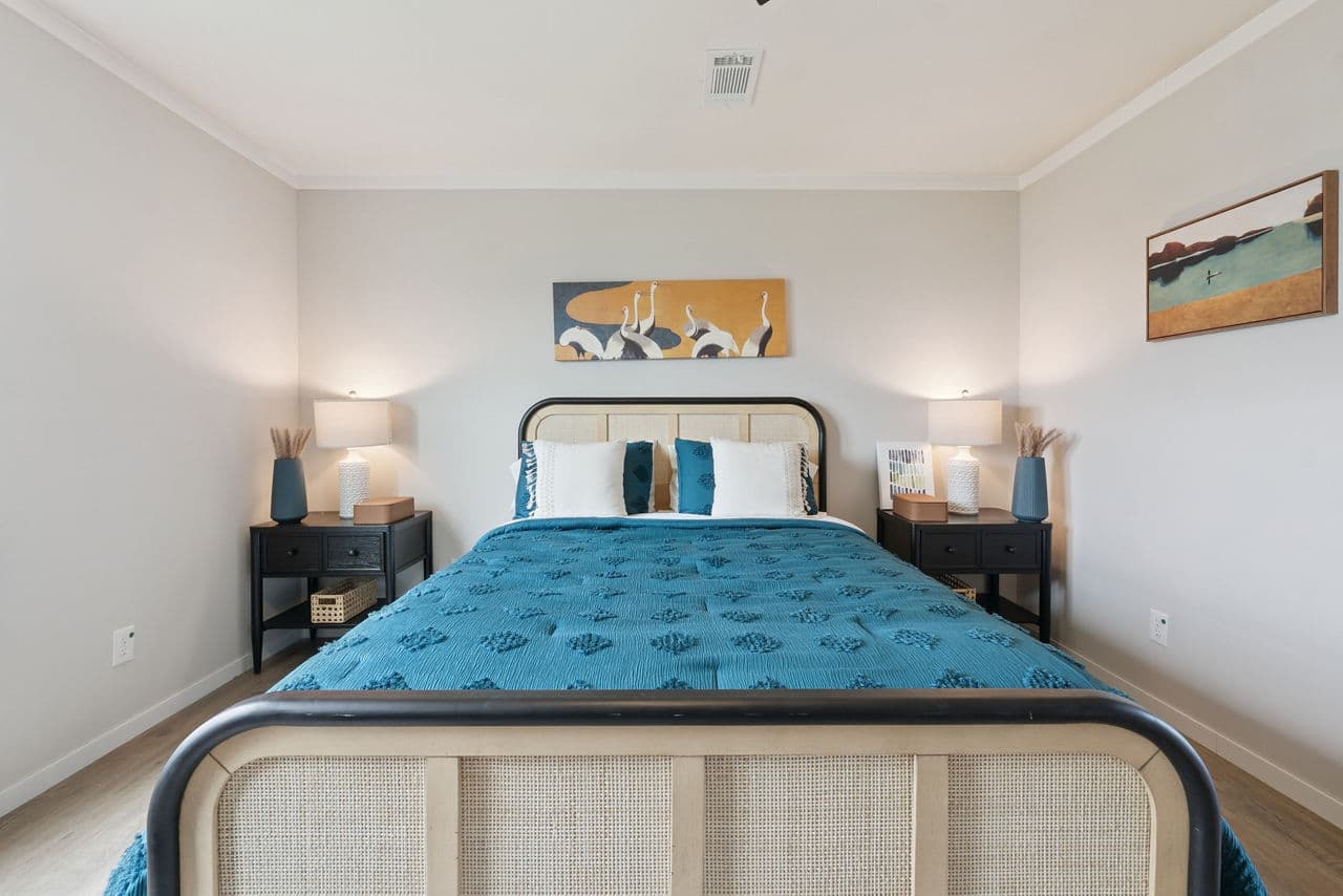 Zurich bedroom home features