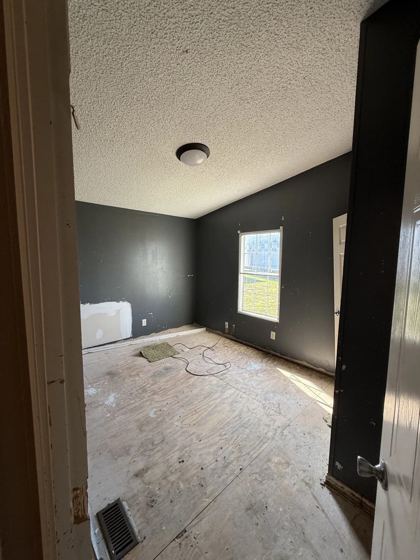 2001 fleetwood  bedroom home features