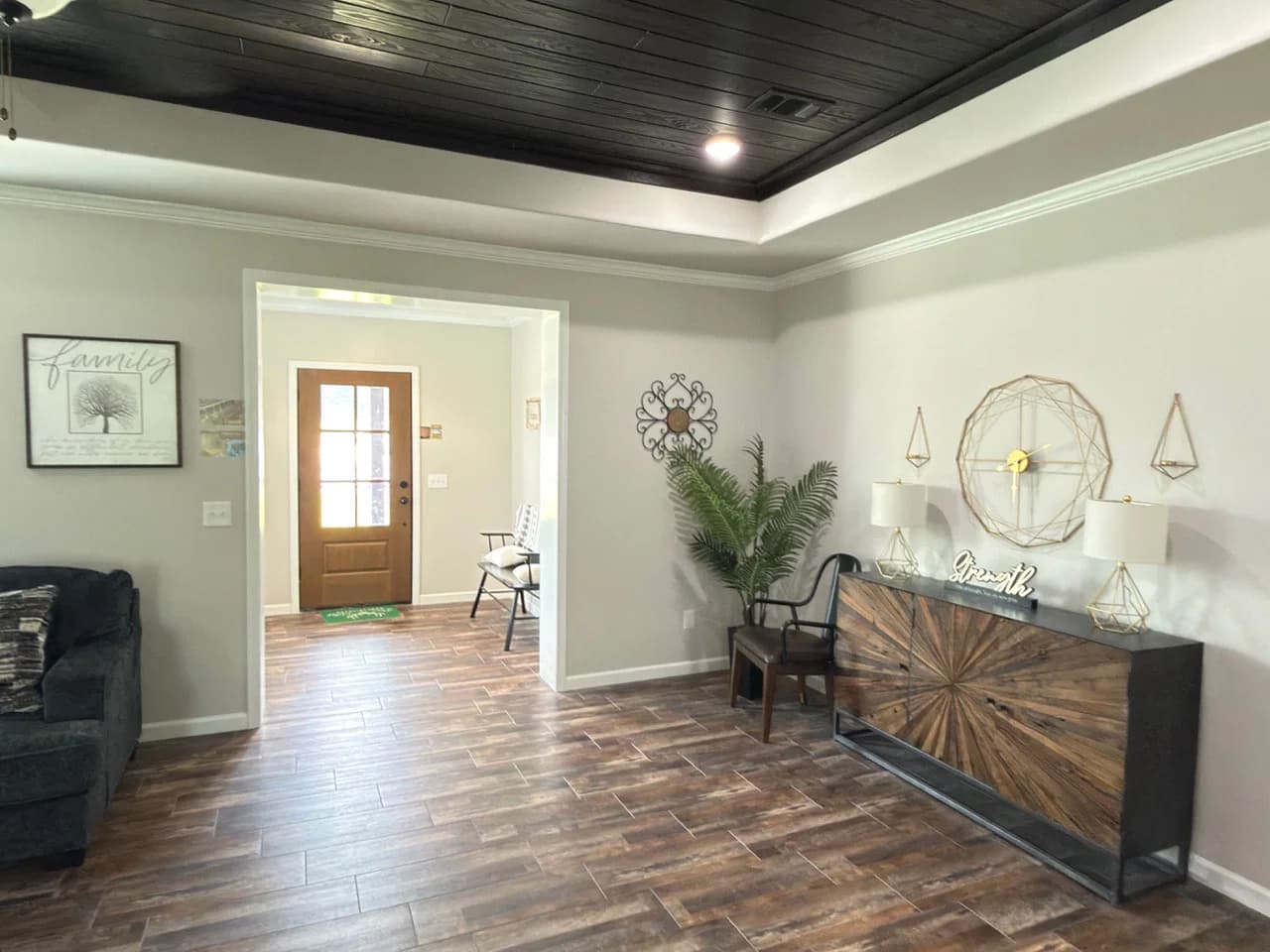 The woodside c interior home features