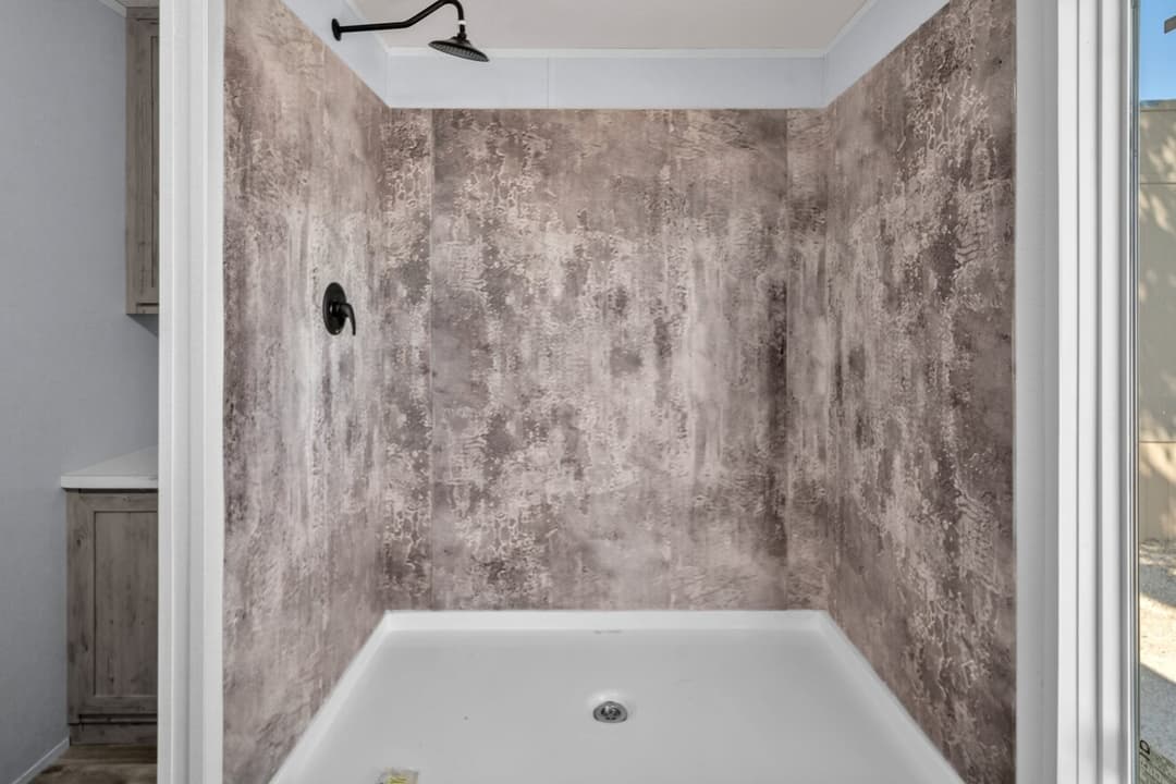 Valu maxx premier 32684f bathroom home features