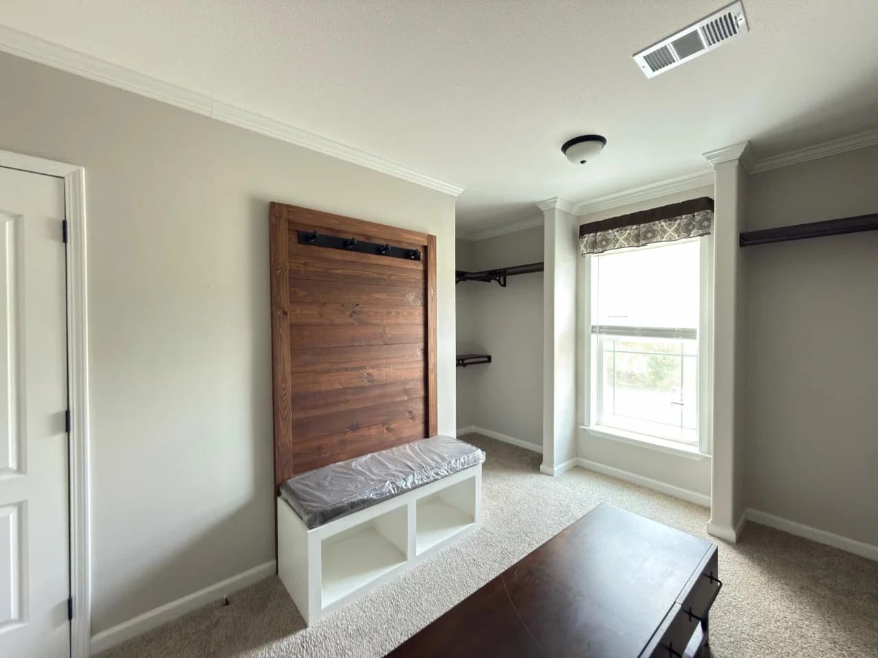 The anais interior home features