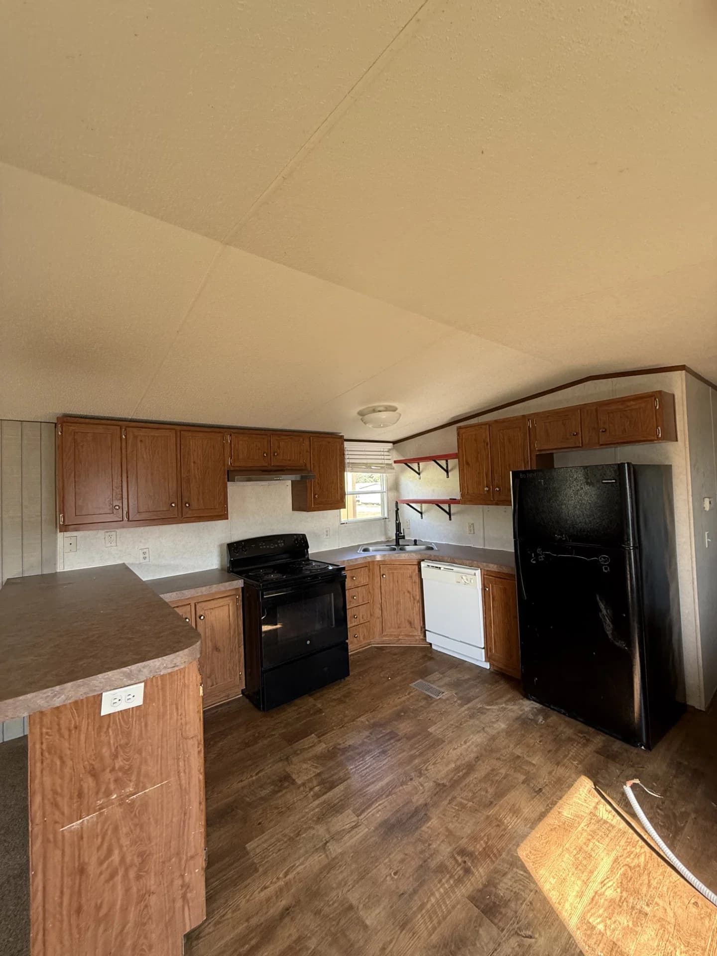 2004 clayton kitchen home features