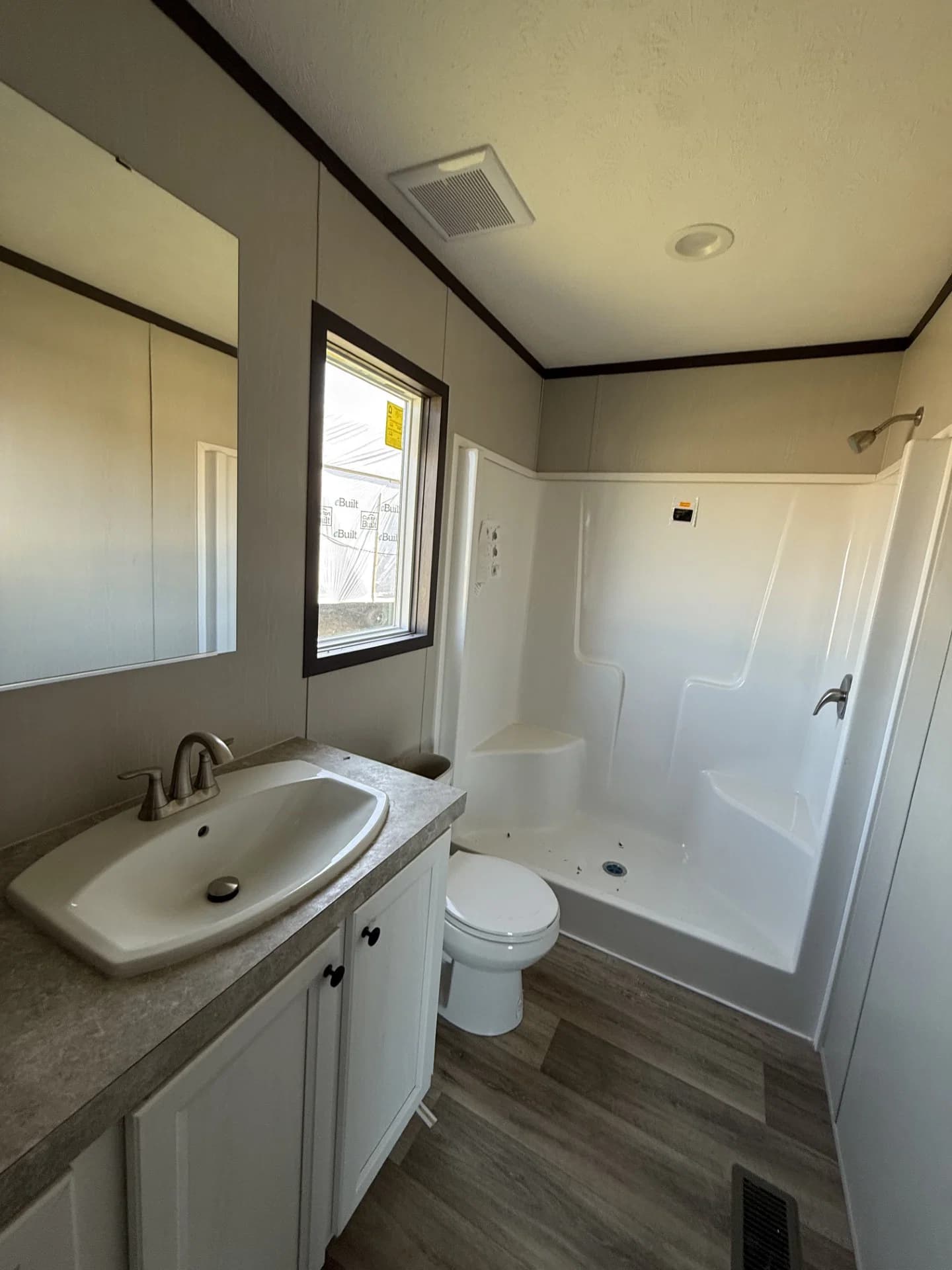 2023 miyo  bathroom home features