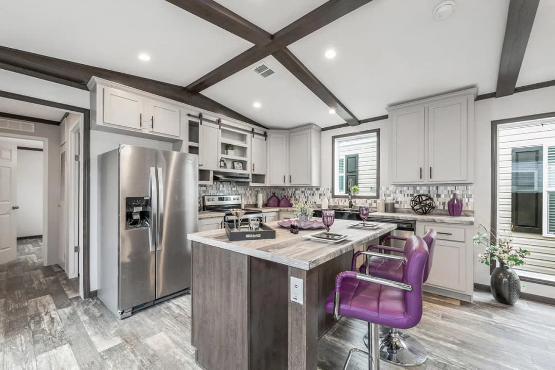 Canal kitchen home features
