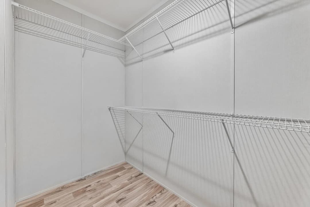 Vivid 28603n interior home features