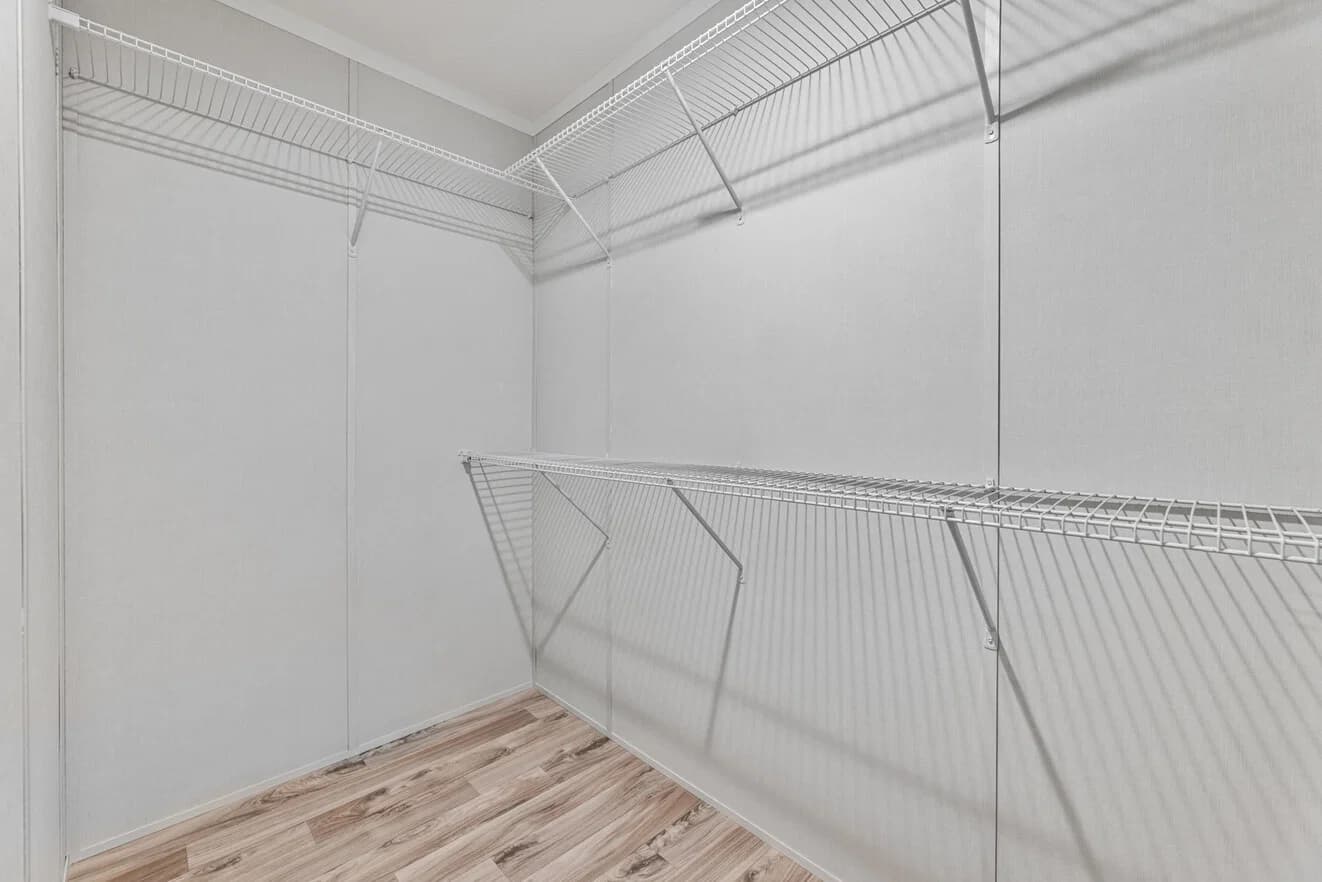Vivid 28603n interior home features