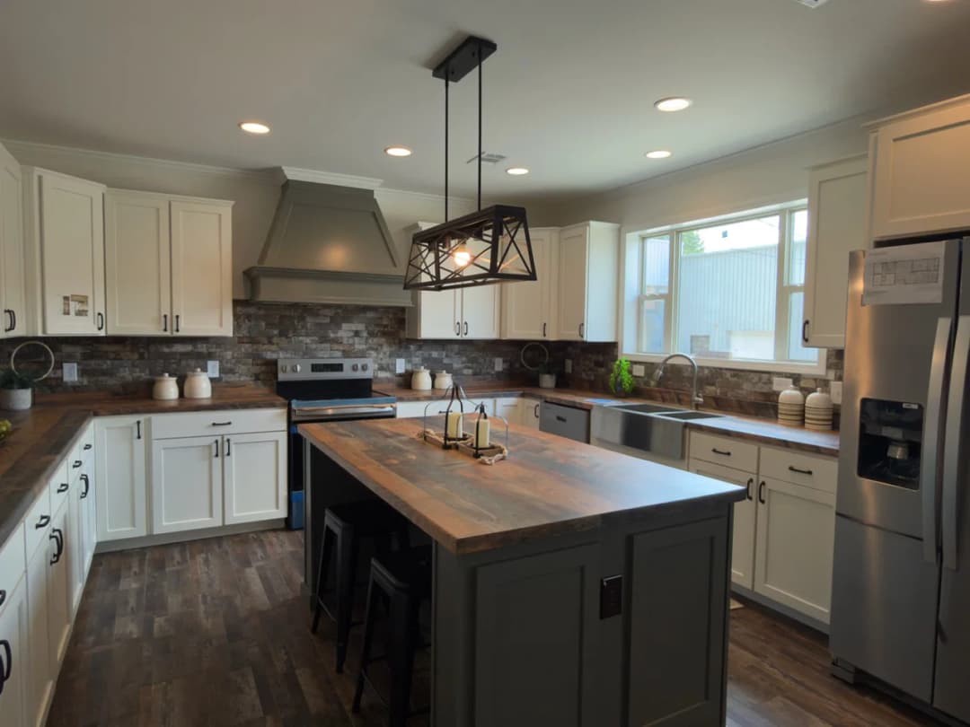 The clarkson kitchen home features