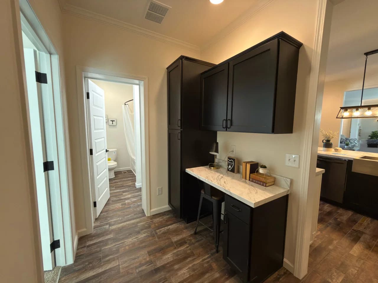 Briarritz b interior home features