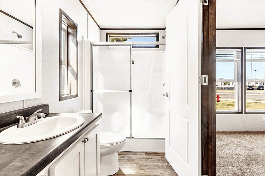 Sunset bathroom home features