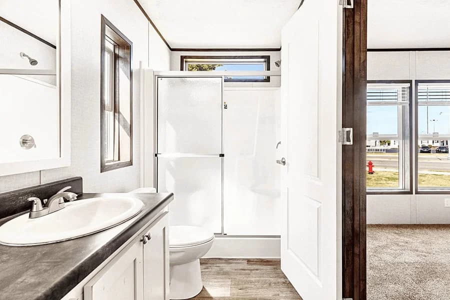 Sunset bathroom home features