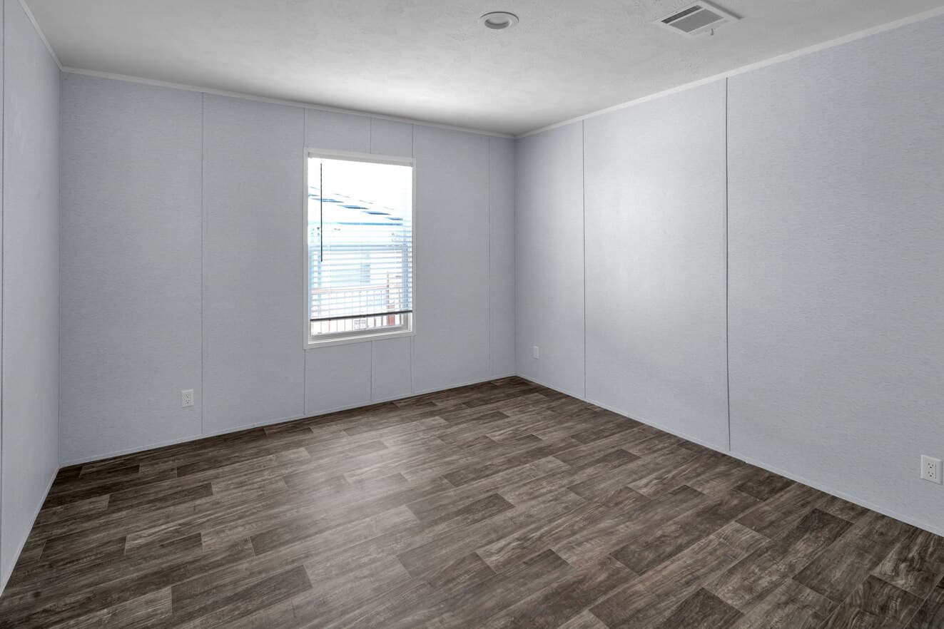 Valu maxx premier 32643e bedroom home features
