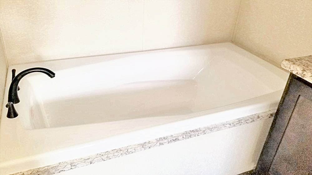 Paradise bathroom home features