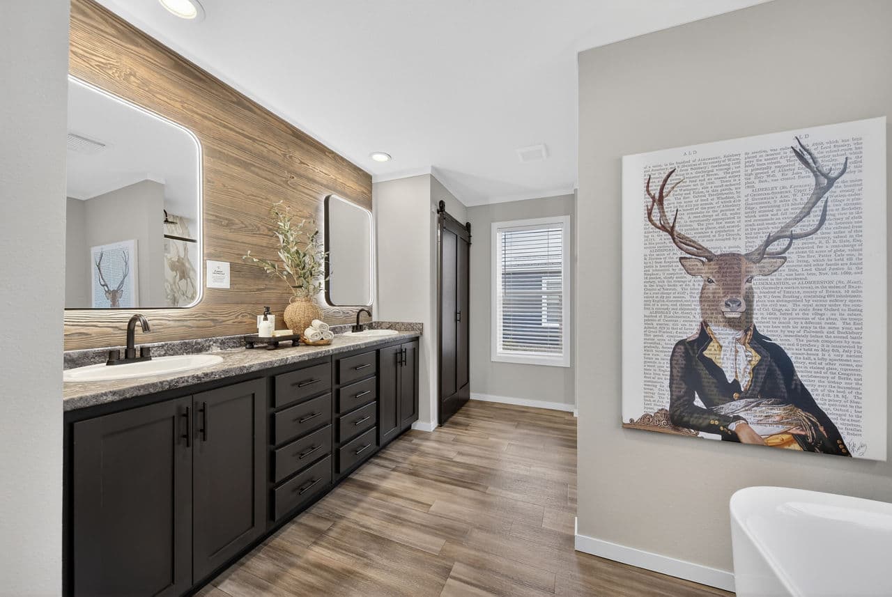 Manning bathroom home features