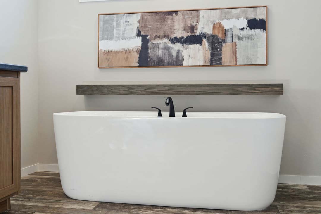 Creole 3 bedroom bathroom home features