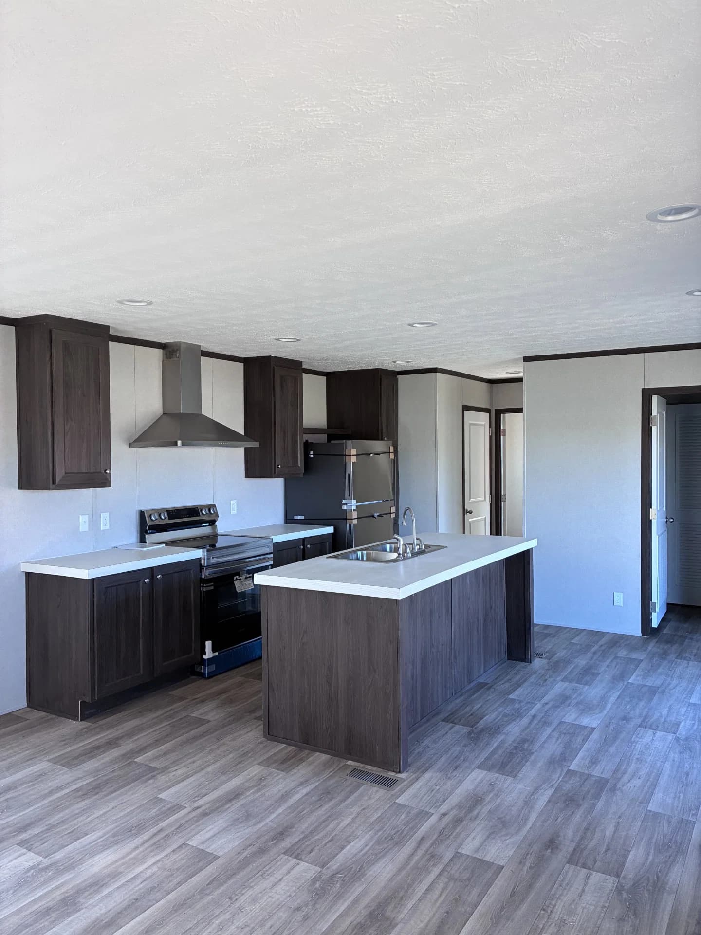 2025 miyo colossal  kitchen home features