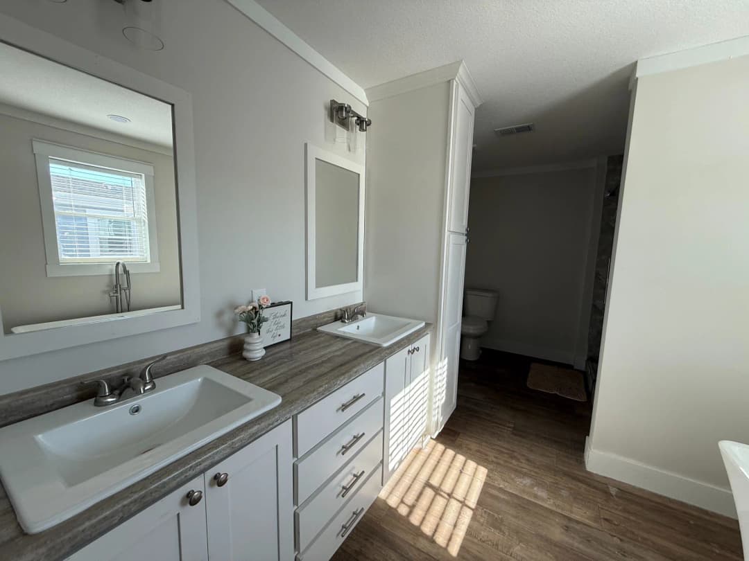The kc bathroom home features