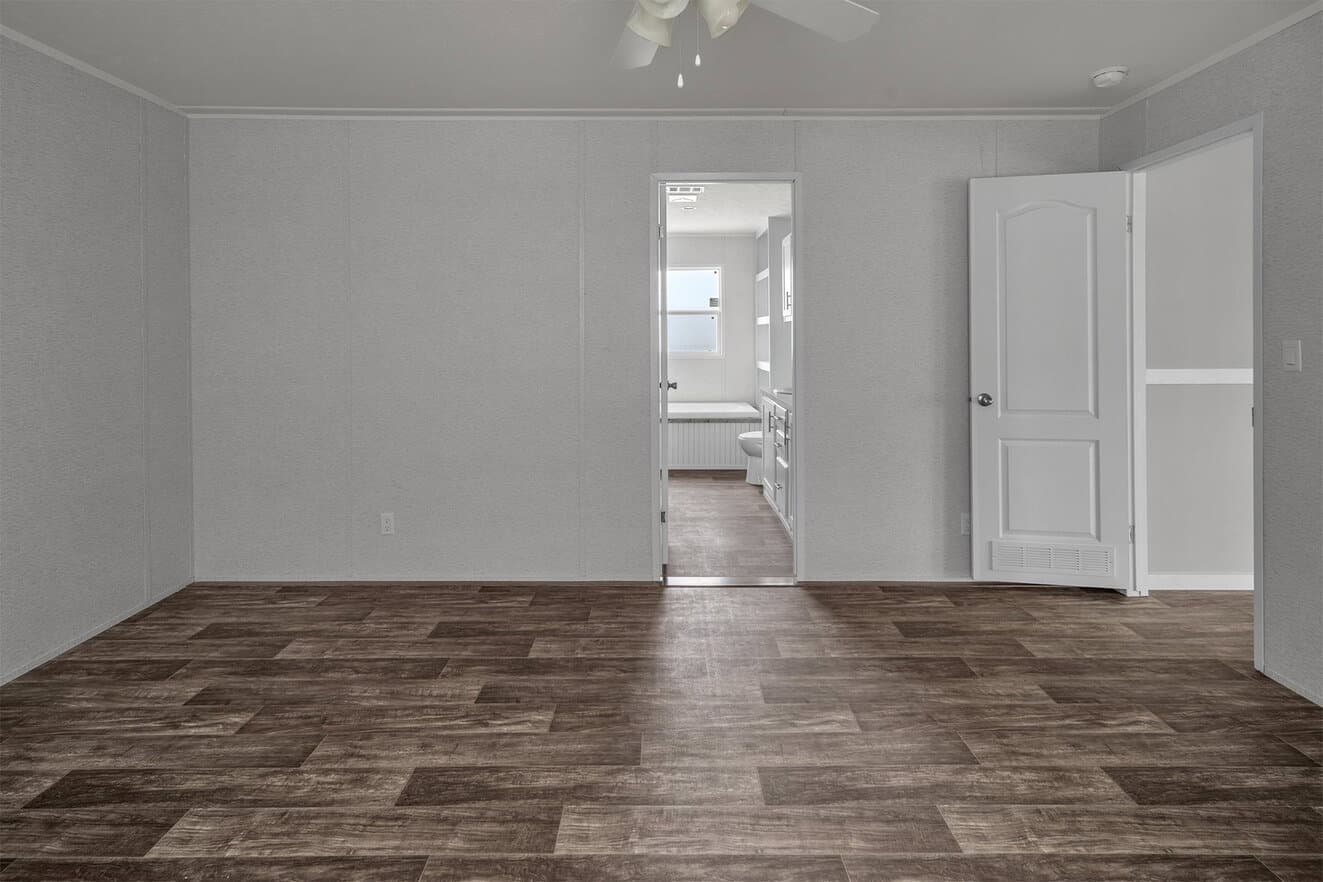 Valu maxx 28563m bedroom home features