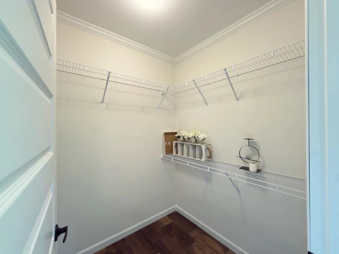 The haven b interior home features