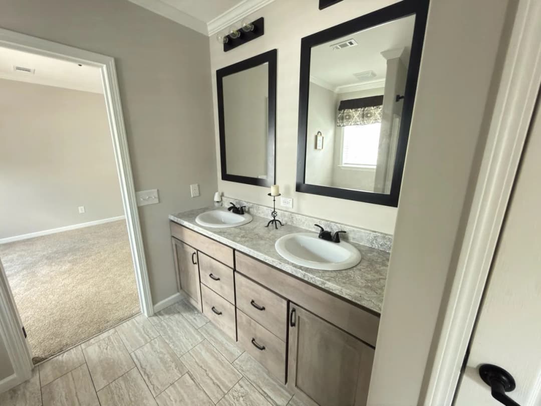 The anais bathroom home features