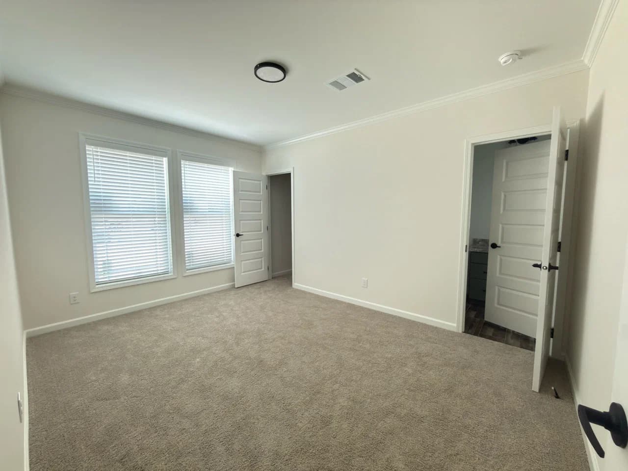 Orchard house (study) bedroom home features