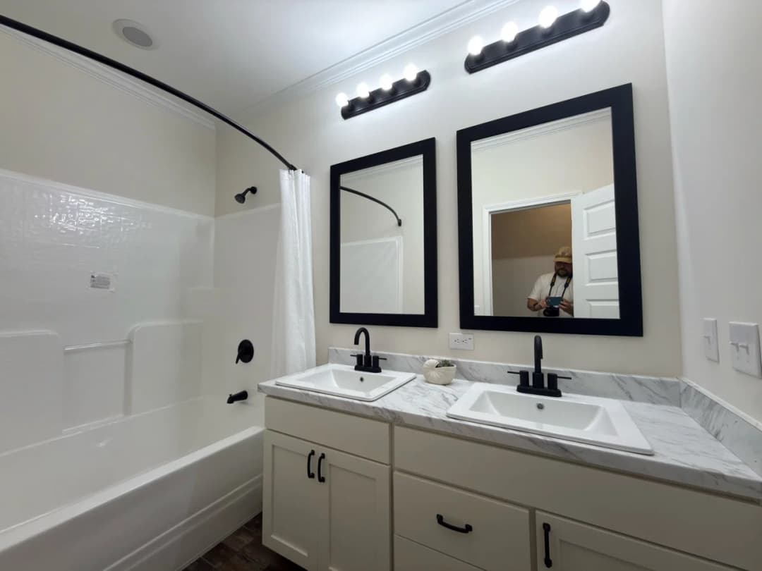 Briarritz b bathroom home features