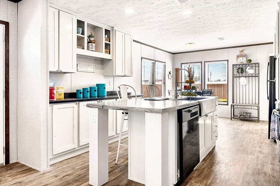 Majestic kitchen home features