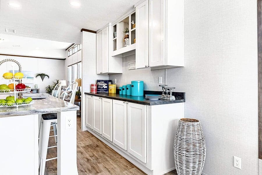 Majestic kitchen home features