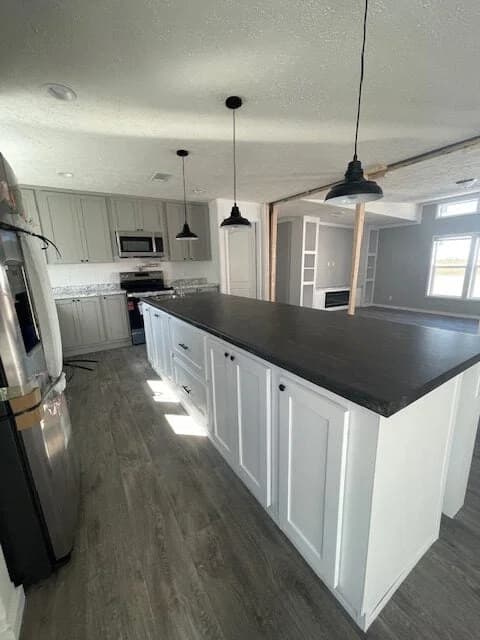 Wonderlust kitchen home features