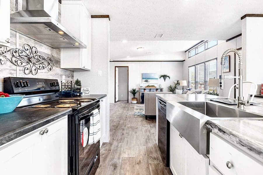 Majestic kitchen home features