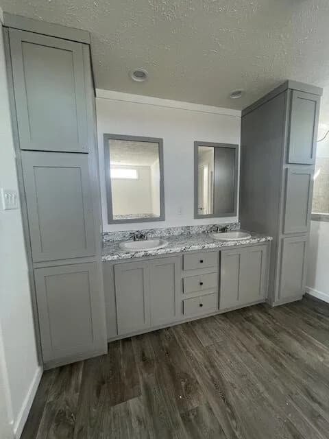 Wonderlust bathroom home features