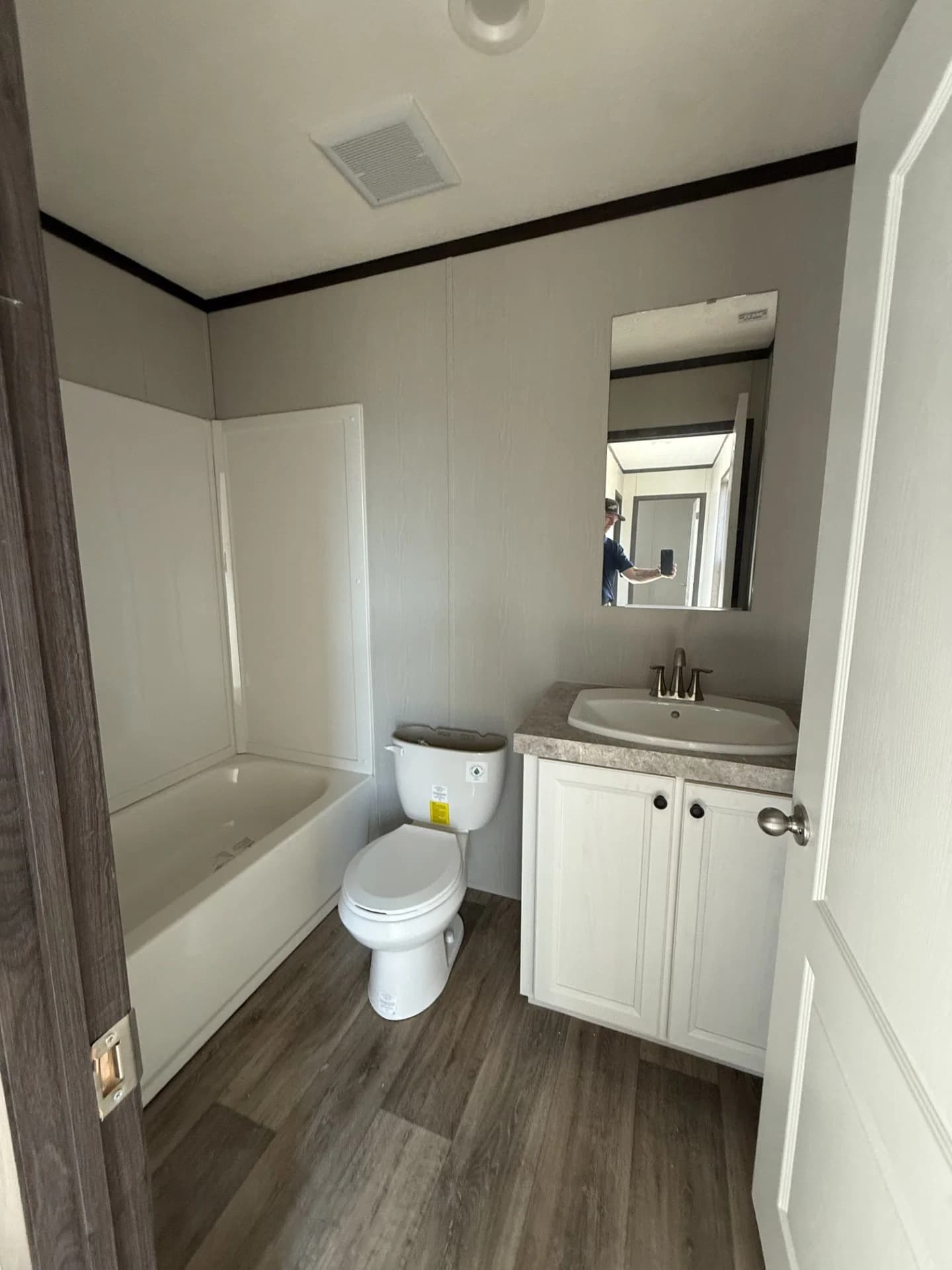 2023 miyo  bathroom home features