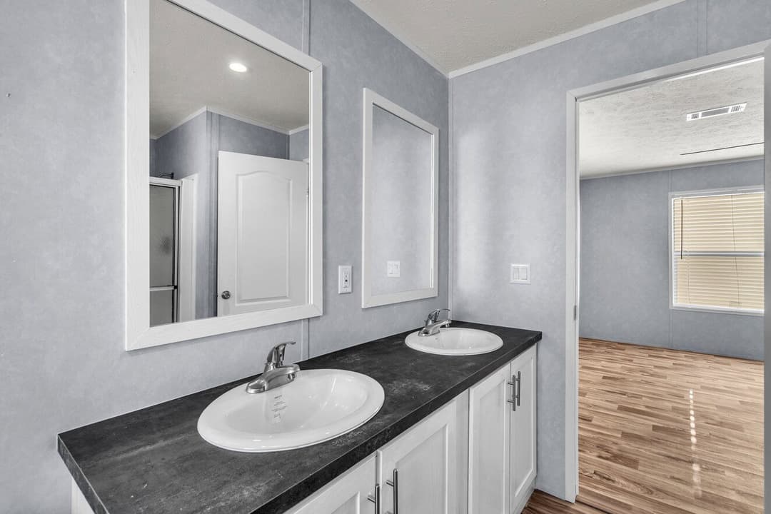 Valu maxx 28483m bathroom home features