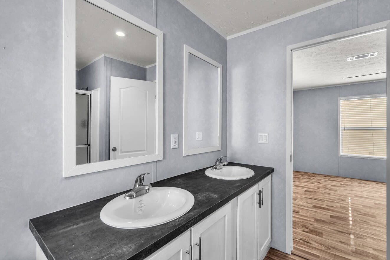 Valu maxx 28483m bathroom home features