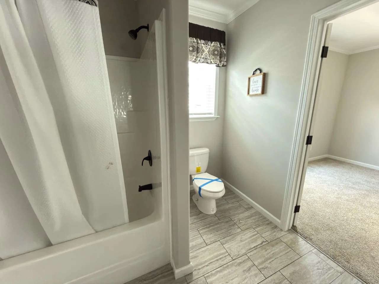 The anais bathroom home features
