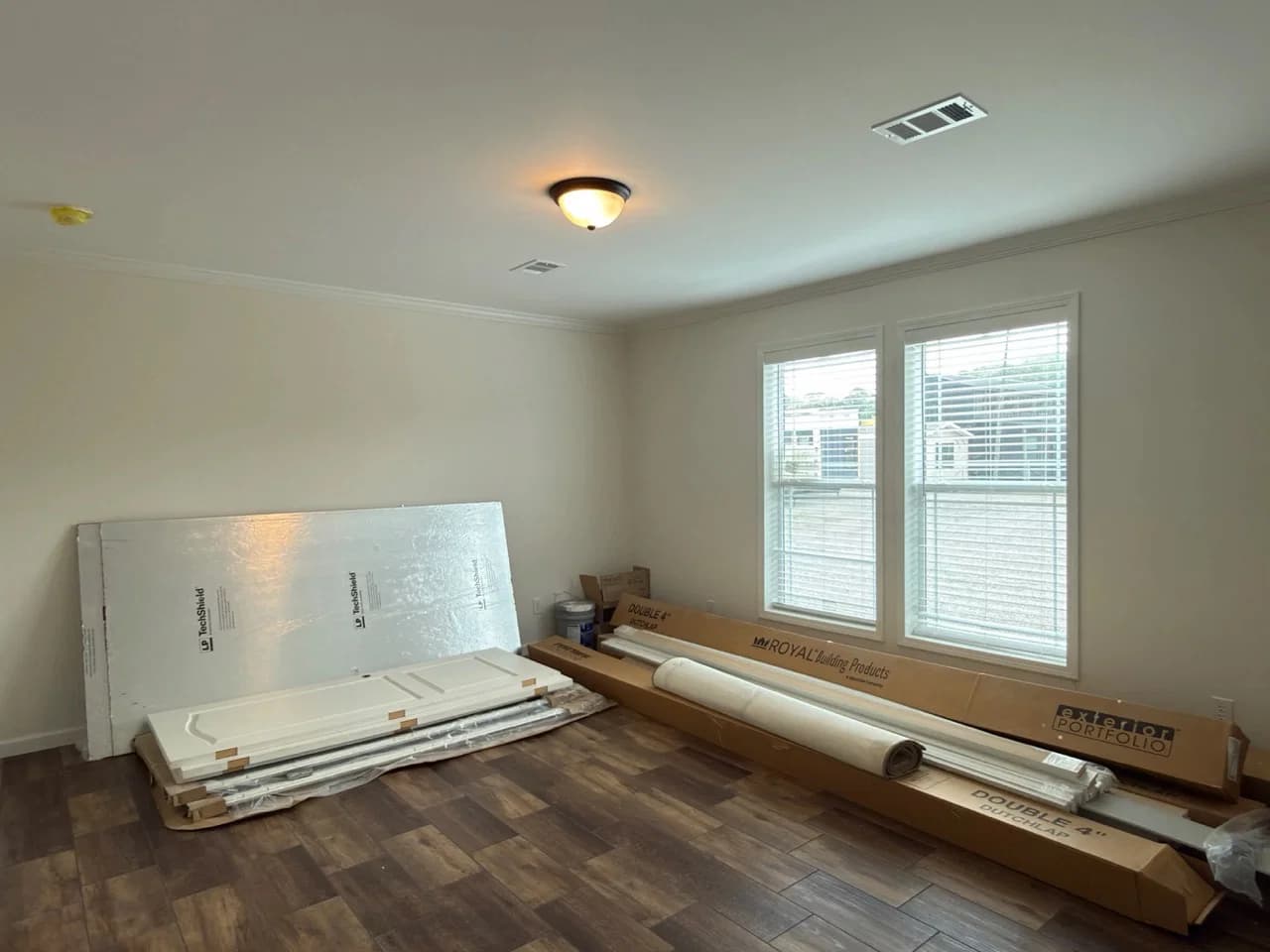 The zemira interior home features