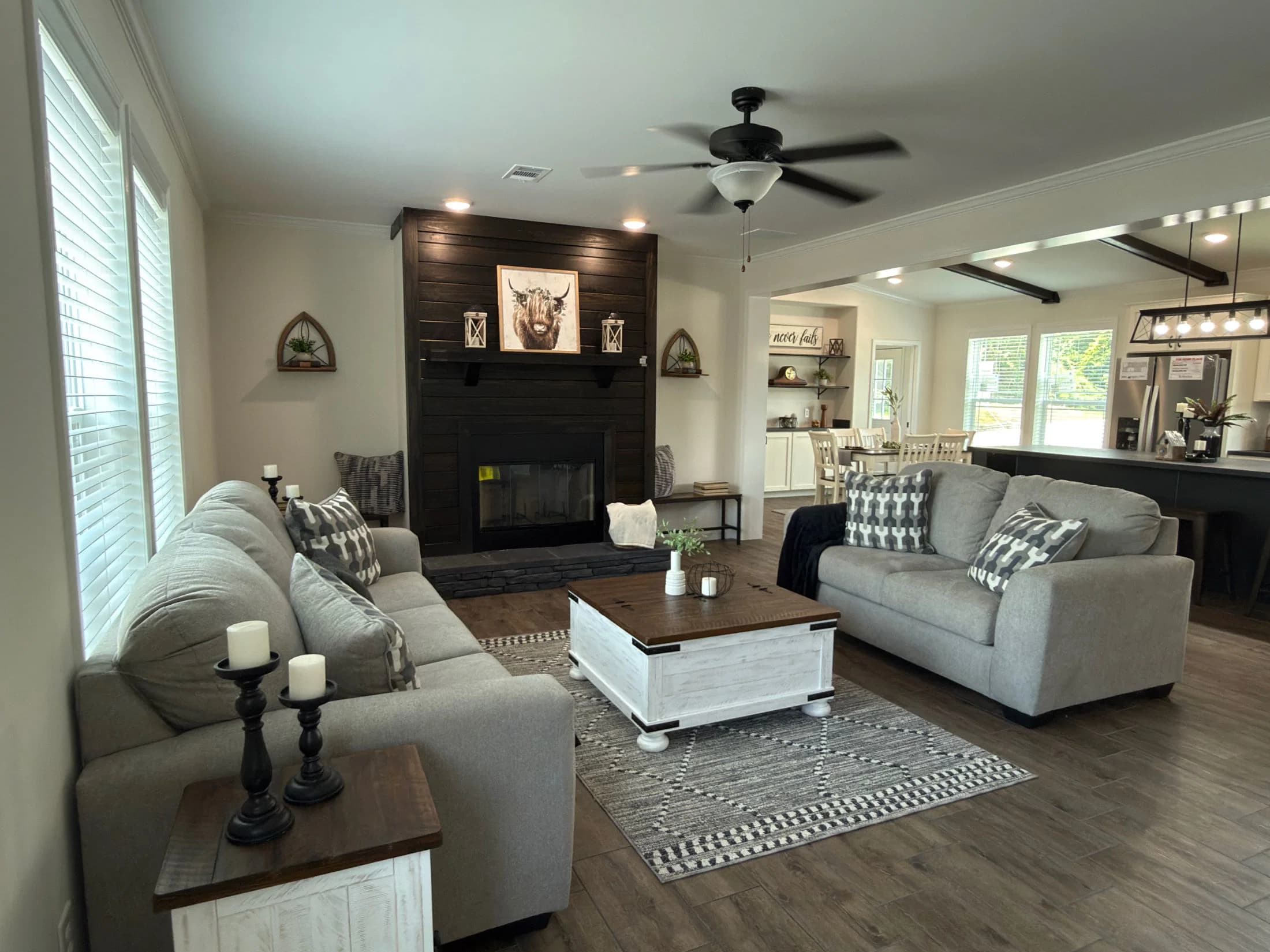 The oasis b  home features