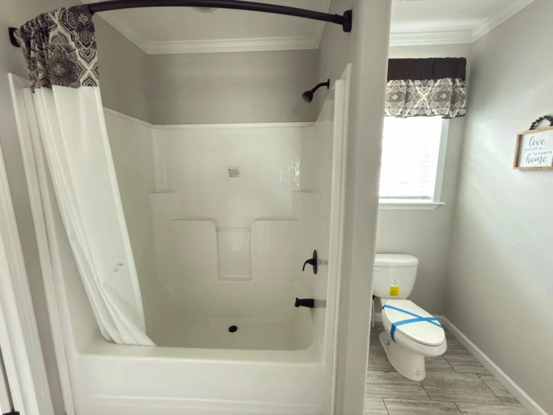 The anais bathroom home features