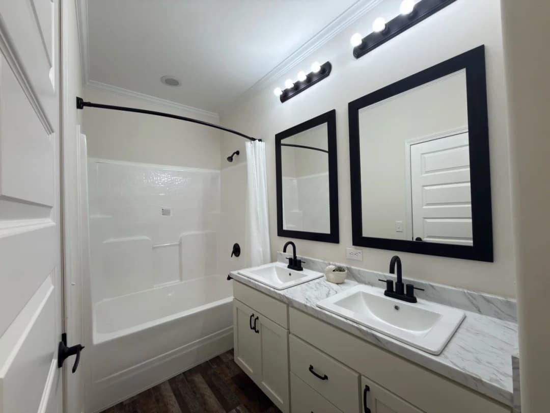 Briarritz b bathroom home features