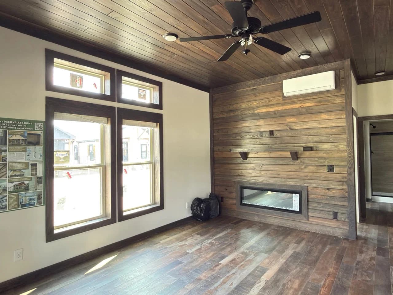 Cozy cabin 2 interior home features