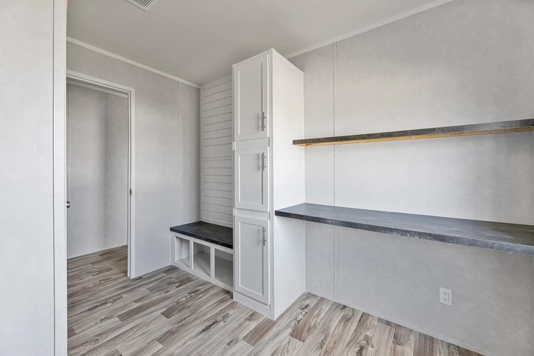 Valu maxx premier 32684e interior home features